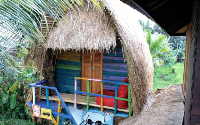 Dikaloha Medewi Surfcamp