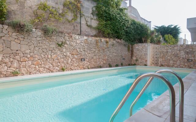 Apartment 2 With Pool And Sea View