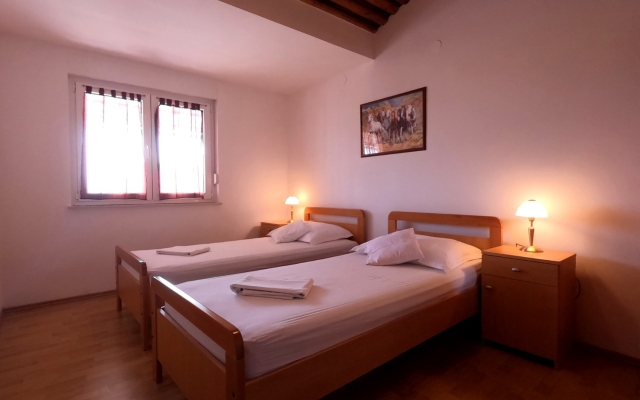 Apartment Ana - 120 m from the beach A1 Sukosan, Zadar riviera