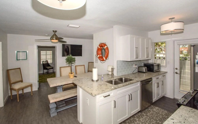 3 Palms Retreat by RedAwning