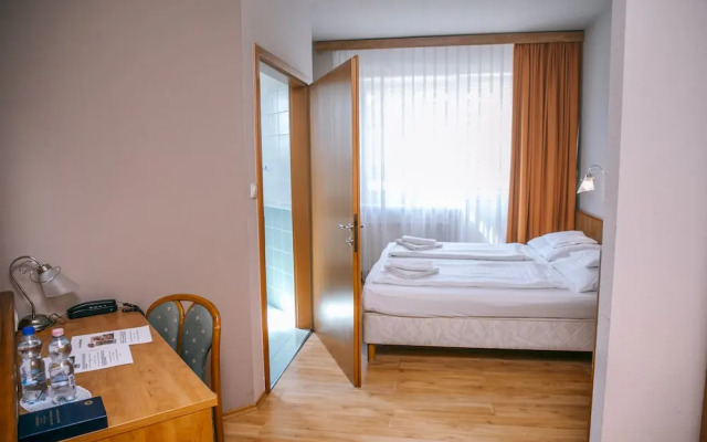 Aqua Therm Hotel