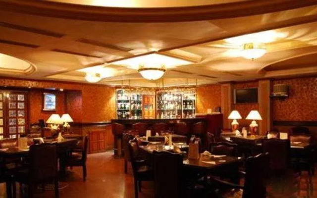 Hotel Ramada Raj Park