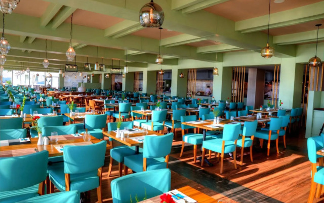 Le Bleu Hotel & Resort