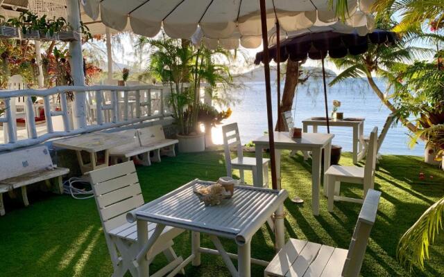 Coconut Beach Bungalows