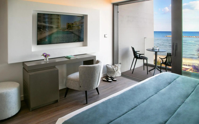 Mercure Larnaca Beach Resort