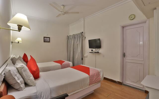 OYO 2308 Hotel Crown
