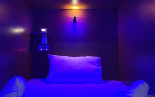 Attic Capsule Hotel