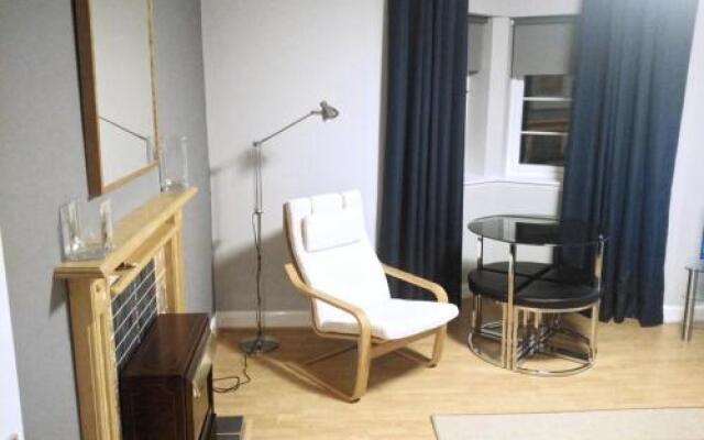 456js Edinburgh Self-Catering Apartment