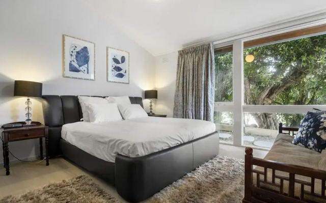 5-bed Haven With Pool Minutes From Beaches