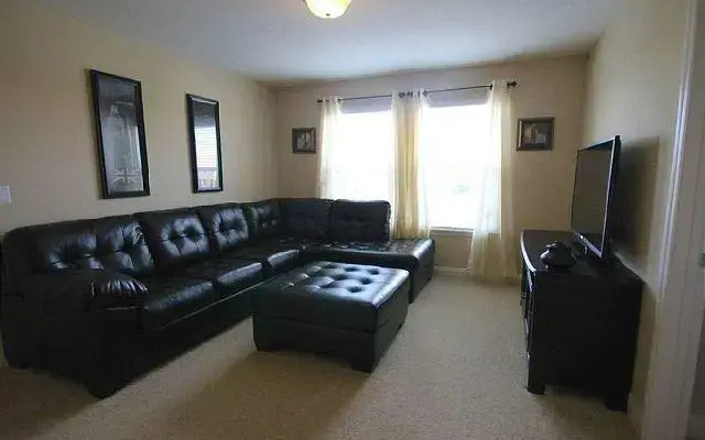 Oakview Drive House