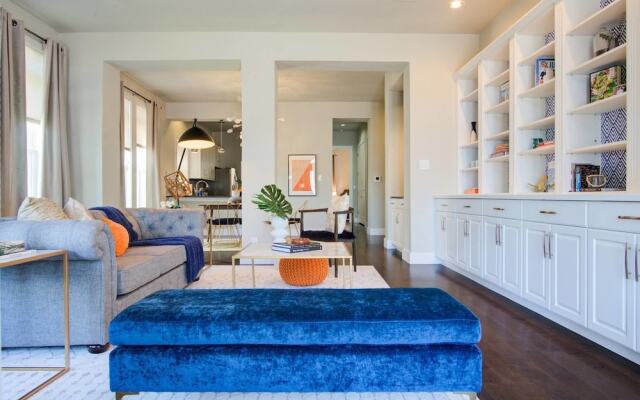 Massive 14 Bed/3.5ba Downtown Home by Domio