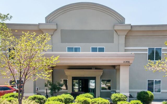 COMFORT INN &amp; SUITES ANN ARBOR