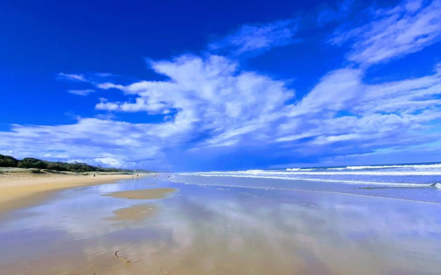 Beachside Serenity Apartment