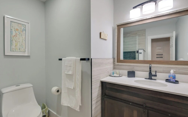 Inverness Getaway ~ 4 Mi to Henderson Lake!