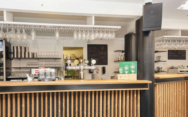 10 Person Holiday Home on a Holiday Park