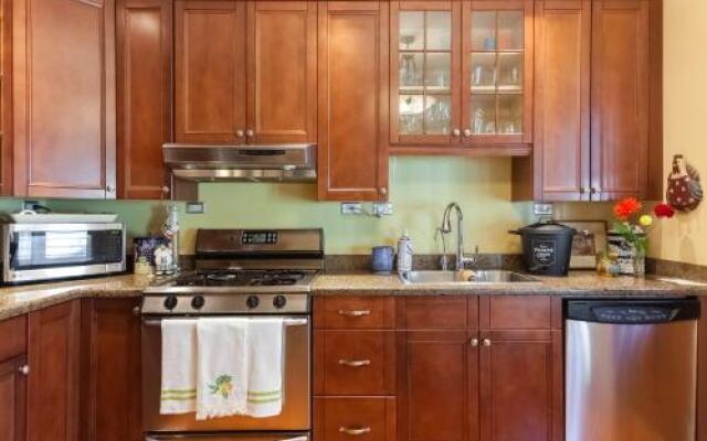 Beautiful, Quiet 3BR in Posh Kitsilano