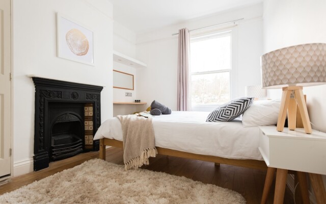 Wonderful Spacious 6 Bed Home in Heart of Bath