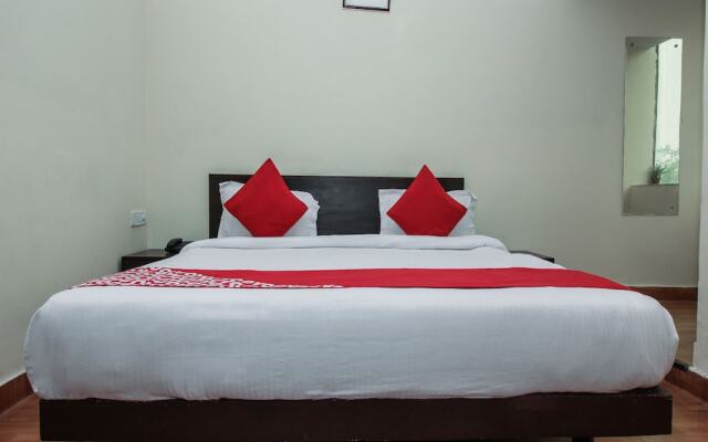 OYO 6894 Hotel White Lily