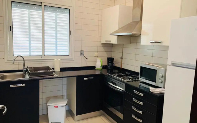 The Perfect Flat, Lac 2, Tunis