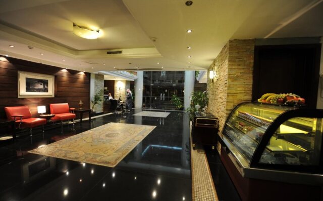 Lazord Palace Hotel Suites