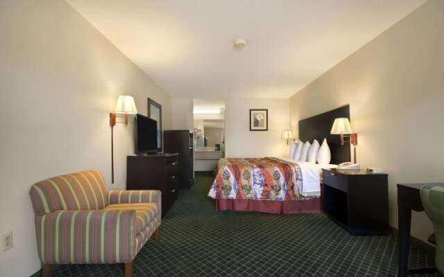 Days Inn by Wyndham Alma
