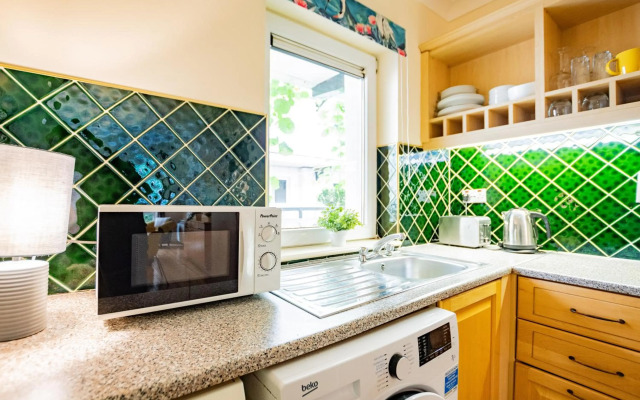 The Harbour Mills, The Willow by Shortstays