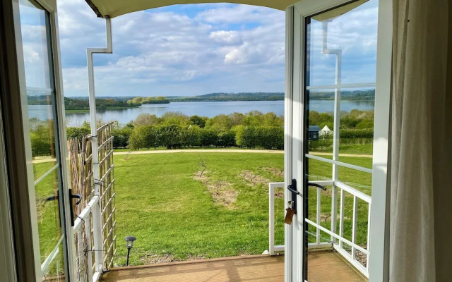 The Hide At Manton Bay Glamping Retreat