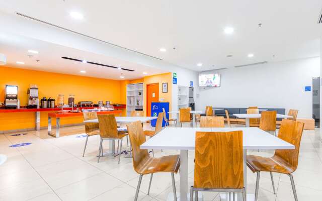 Sleep Inn Leon Antares Hotel