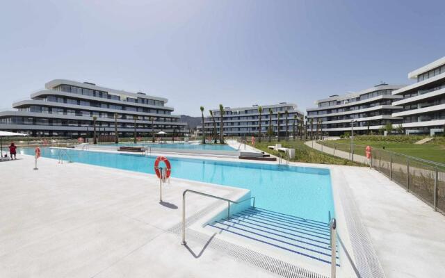 Espectacular bajo con jardín en 1ª línea de playa