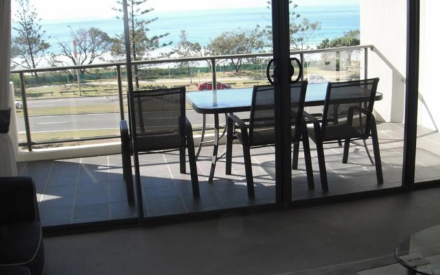 Meridian Alex Beach Apartments