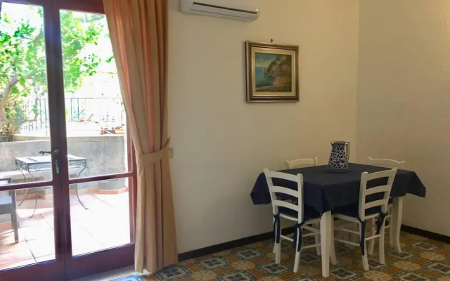 Beautiful 2-bed House in Positano Main Square Area
