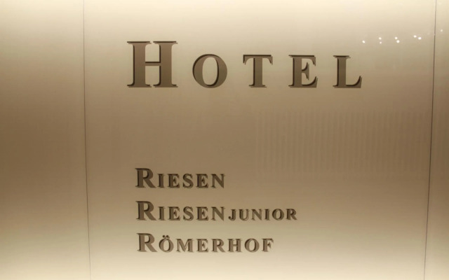 HOTEL RIESENJunior by Trip Inn