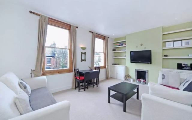 Bright 1 Bedroom Flat in Fulham