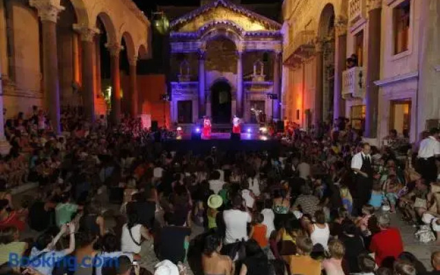 Beach City Pearls Apartments