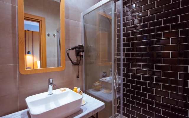 Arwen Hotel