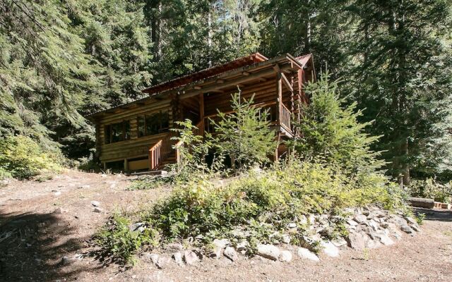 Whispering Winds Apartment 3 NW Comfy Cabins