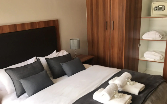 Manor Hills Guest Lodge