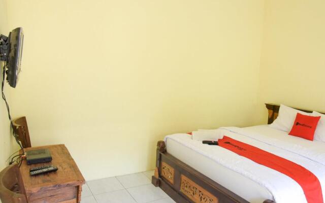 RedDoorz Syariah near Balai Kota Probolinggo 2