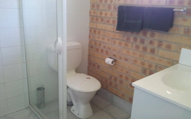 Tiaro Motor Inn – Bathroom – Tiaro