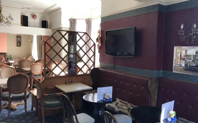 Chad Hill Hotel