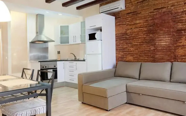 Old Town Apartment With Balcony And Wifi
