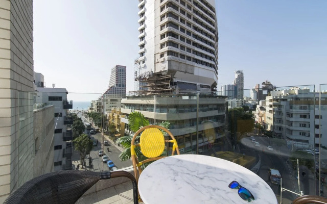 Bauhaus Boutique by TLV2rent