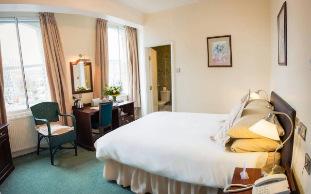 Huddersfield Central Lodge Hotel