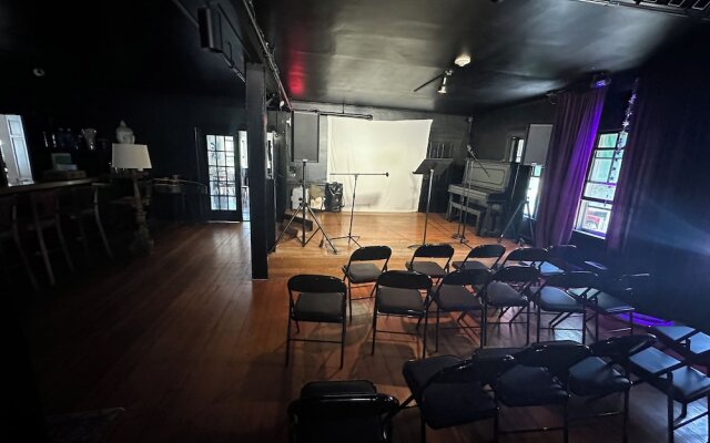 Inn at Gifford House