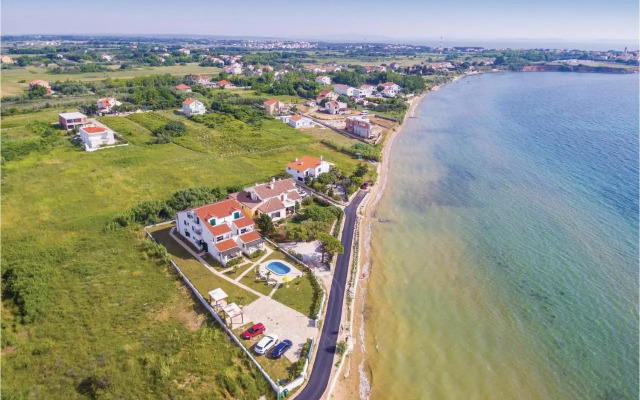 Three-Bedroom Apartment in Privlaka