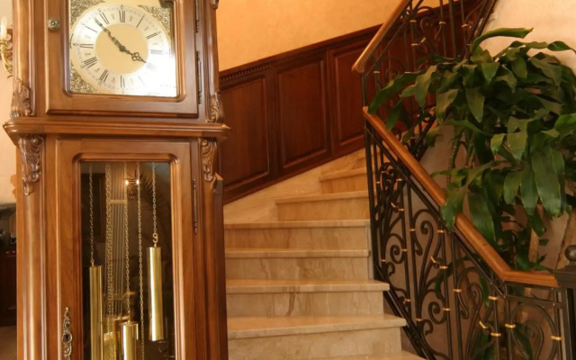 Grand Hotel London