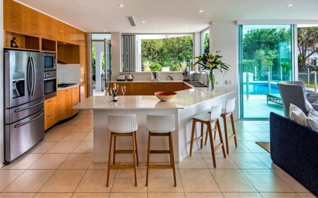 Pavillions 2 Luxury 4 Bedroom 3 Bathroom With In-ground Pool And Golf Buggy – Guest Rooms – Hamilton Island