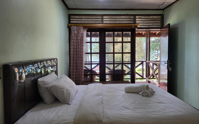 Pandu Lakeside Hotel Tuktuk – Guest Rooms – Tuk Tuk