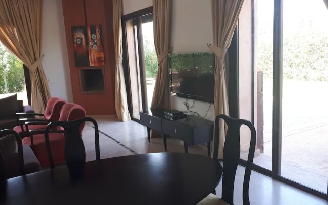 Apple Villa