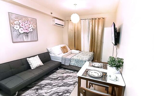 Condo in Lapu-lapu wd 3 Pools/free Wifi&netflix